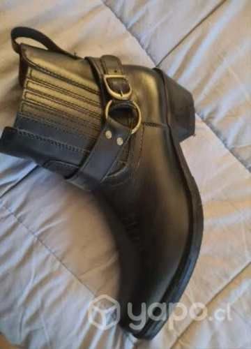 Botas nuevas, sin uso