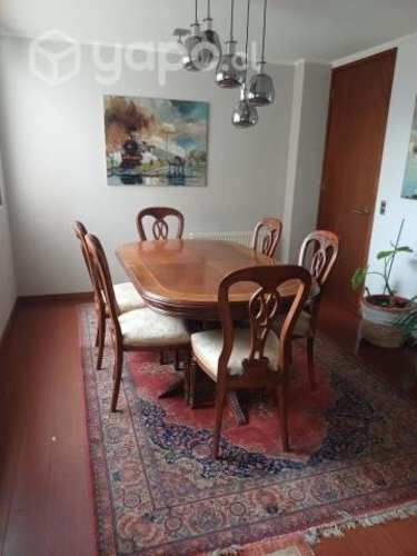 Comedor fino con 6 sillas poco uso