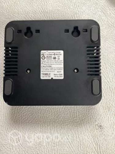 Cargador más base de carga para Baterías Trimble