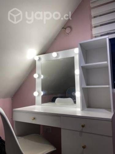 Tocador con luces hecho a mano + silla