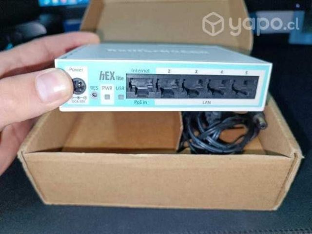 Router mikrotik RB750r2