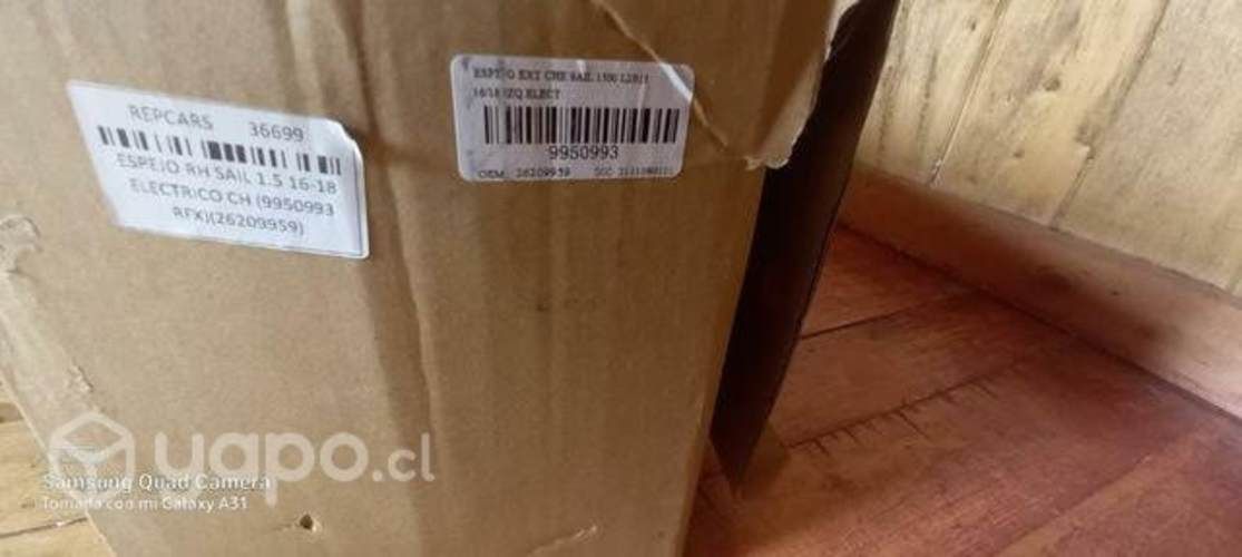 Espejo lateral izquierdo