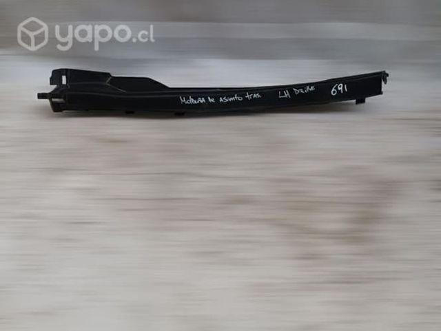 Moldura asiento trasero Lh Suzuki Dzire 2018 2022