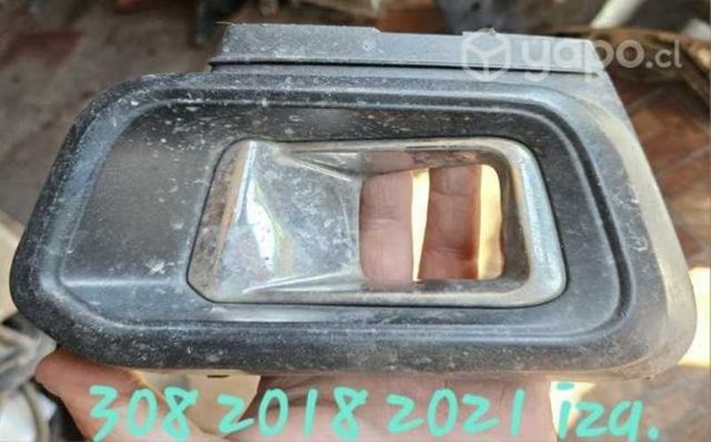 Tapa neblinero izquierdo  bueno