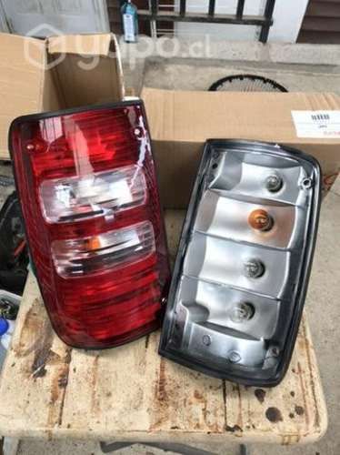 Foco Trasero Izquierdo Camioneta Admiral 2014