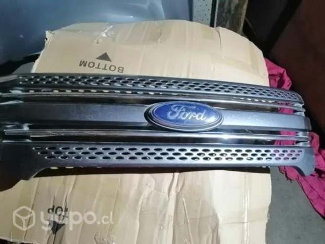 Máscara Ford Explorer