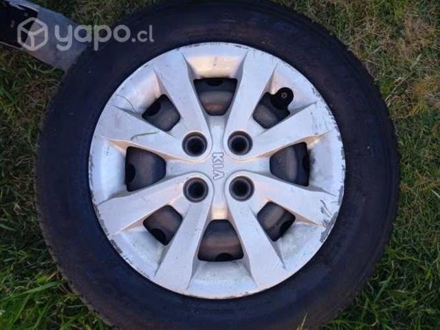 4 neumaticos con sus llantas y 4 tapas kia río