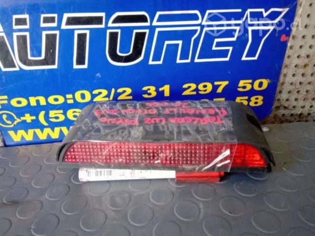 Tercera luz freno Renault Oroch 2019