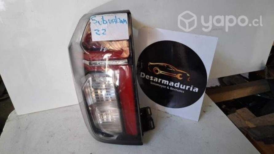Foco trasero Suburban 2022 2.1