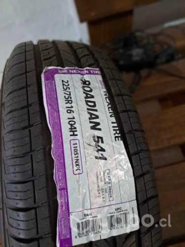 1 llanta Ssang Yong 1 neumático nexen