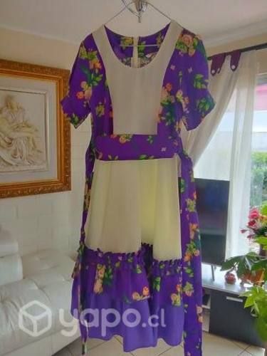 Vestido de huasa, flamenca y zapatos