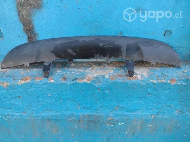 Moldura de parachoque tras Toyota RAV4 2017-18