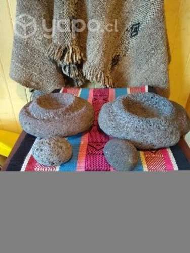 Antiguos morteros piedra volcánica