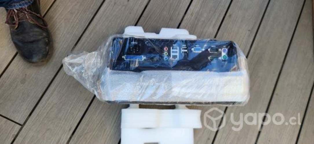 Impresoras Térmicas BIXOLON y pantallas touch con soporte