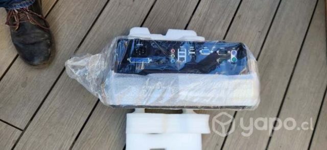 Impresoras Térmicas BIXOLON y pantallas touch con soporte