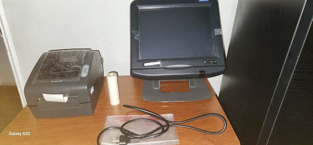 Impresoras Térmicas BIXOLON y pantallas touch con soporte