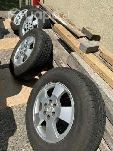 Neumáticos Windforce 215/75R16C con llantas