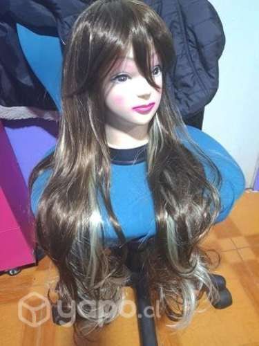 Peluca cafe con bisos platinados