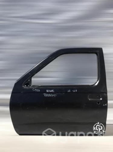 Puerta delantera lh nissan terrano 2011-2015