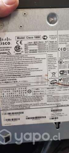 Router Cisco 1800, 8 puertos