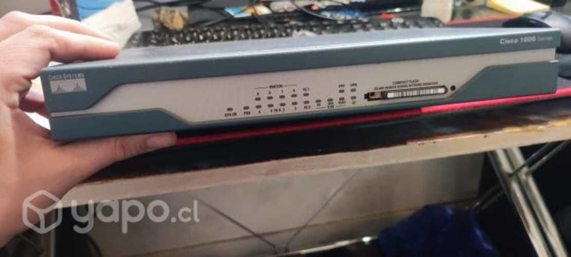 Router Cisco 1800, 8 puertos
