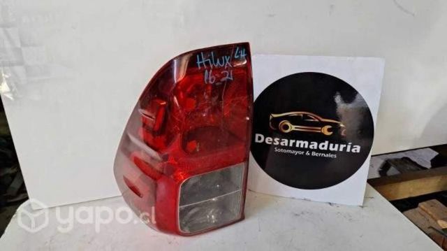 Foco trasero Hilux 2016 a 2021 Lh 2.1