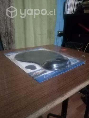 Mouse pad with gel wrist support