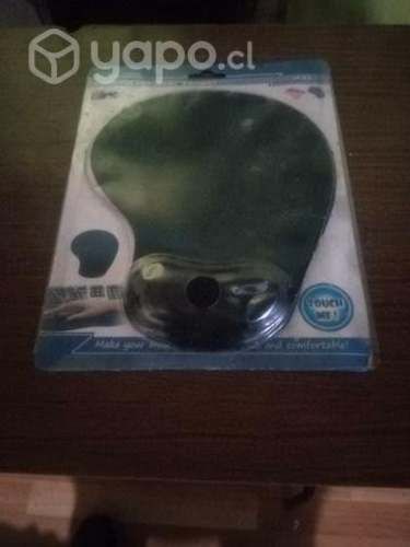 Mouse pad with gel wrist support