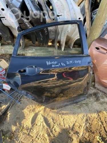 Puerta Hyundai accent rb