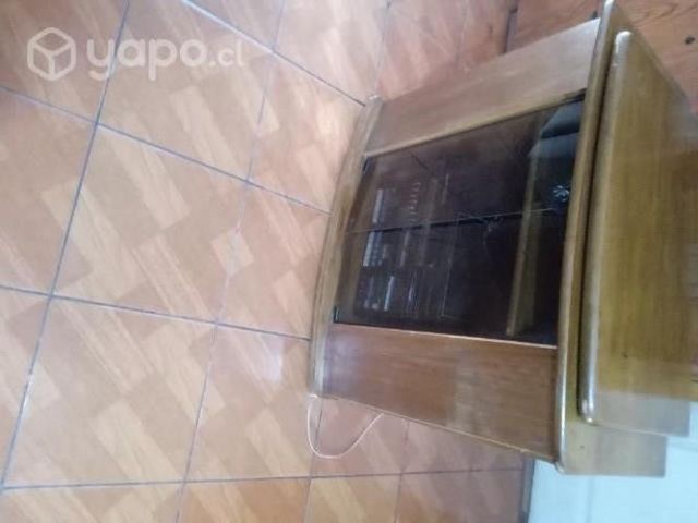 Mueble rock vintage con equipo musical