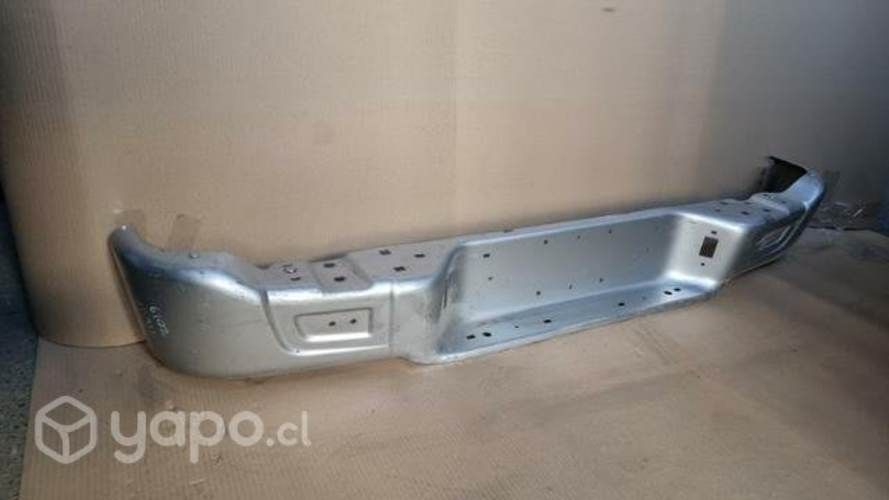 Parachoque trasero mahindra pick up 2019 dmg la77