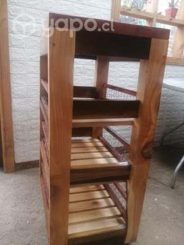 Se fabrican este tipo de mueble en madera.