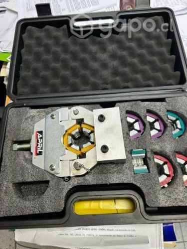 Maleta con maquina de prensar