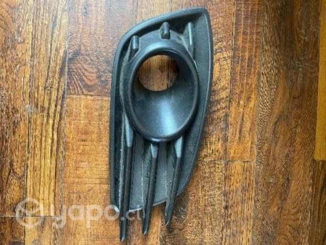 Tapa de neblinero lado derecho Swift 2012