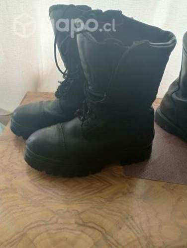 Botas tipo militar negras