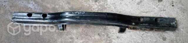 Refuerzo parachoque delantero Nissan np300
