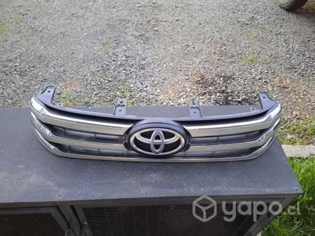 Mascarilla toyota hilux