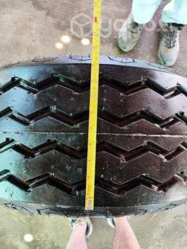 Neumaticos Retro excavadora