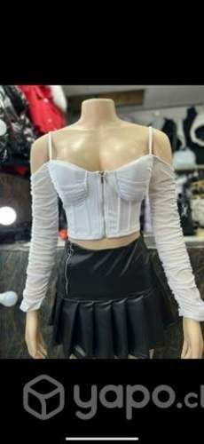 Crop top manga larga