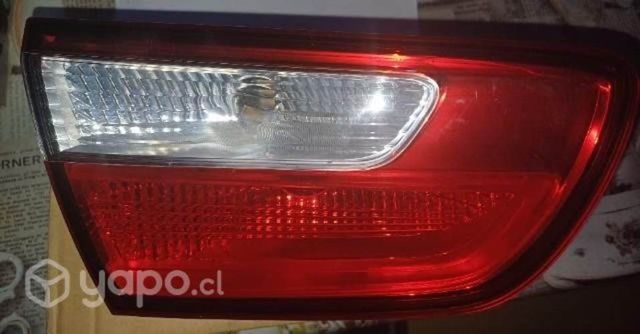 Farol trasero kia rio 4