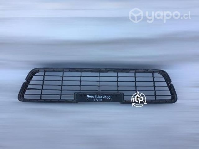 Rejilla toyota hilux 2016-2020