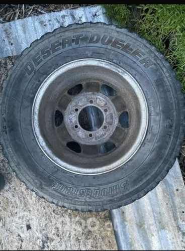 Llanta con neumático aro 15