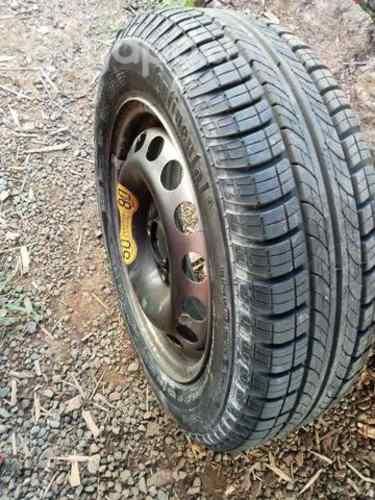 Neumático (1). sólo