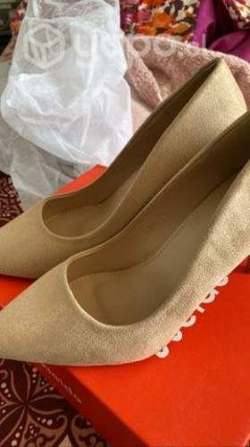 Zapatos nuevos y usados a buen precio