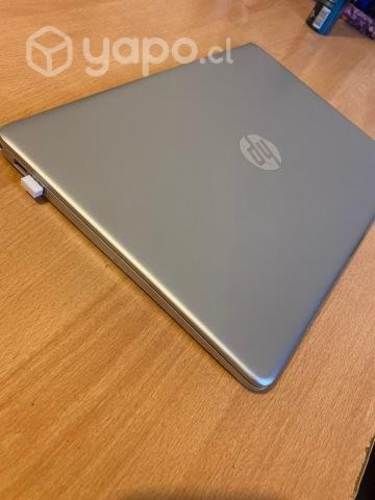 Notebook HP 15-ef1015la AMD Ryzen 3 4300U 4GB RAM