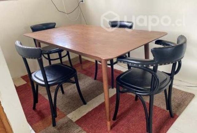 Comedor 90x160 + dos sillas dos sitiales