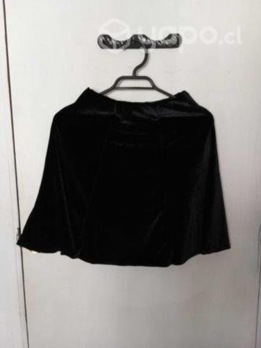 Falda negra aterciopelada talla 38
