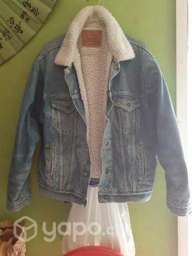 Chaqueta Levis mezclilla forro en sherpas