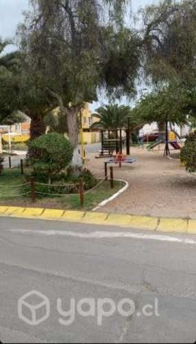 Casa esquina en Condominio Acropolis