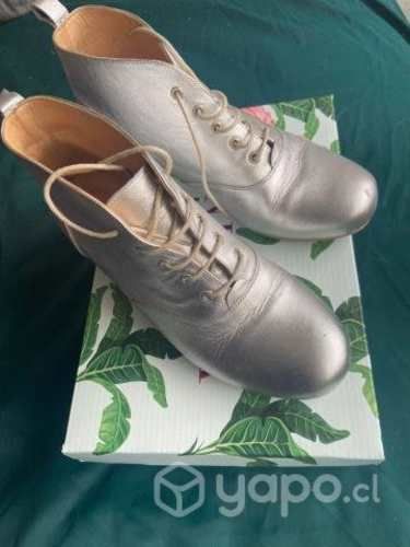 Botines plateados Gandarva